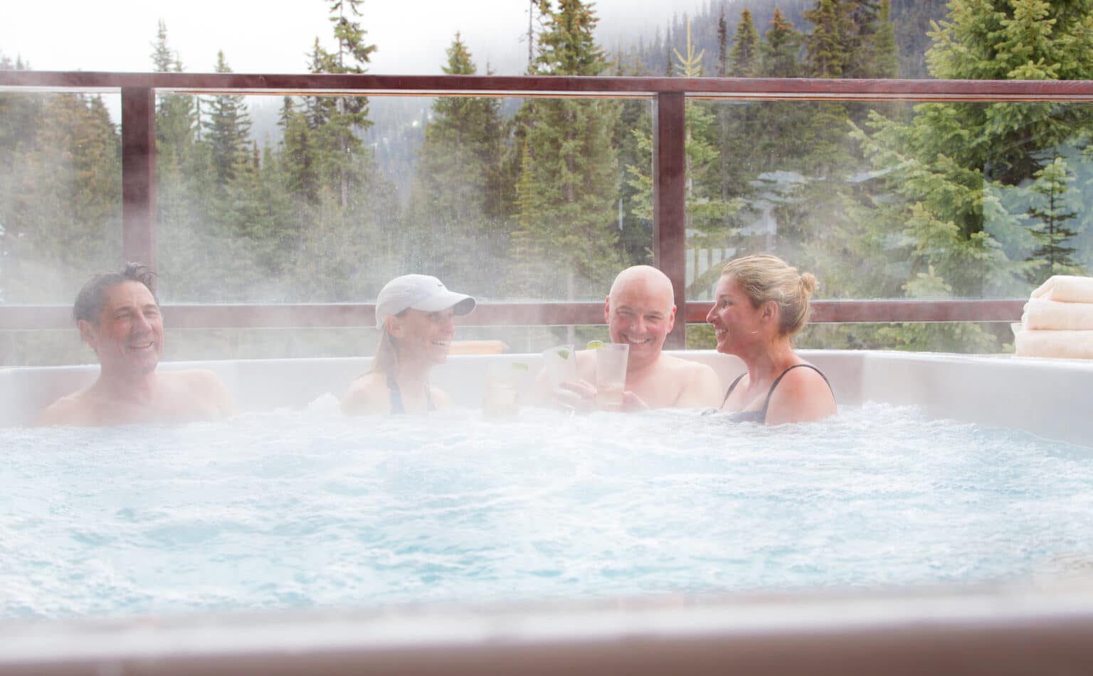 Cariboos Hot Tub, Tammy Hanratty. CHM Heliski reizen