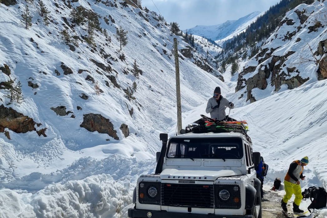 Off-piste skiën in Turkije met Jeep