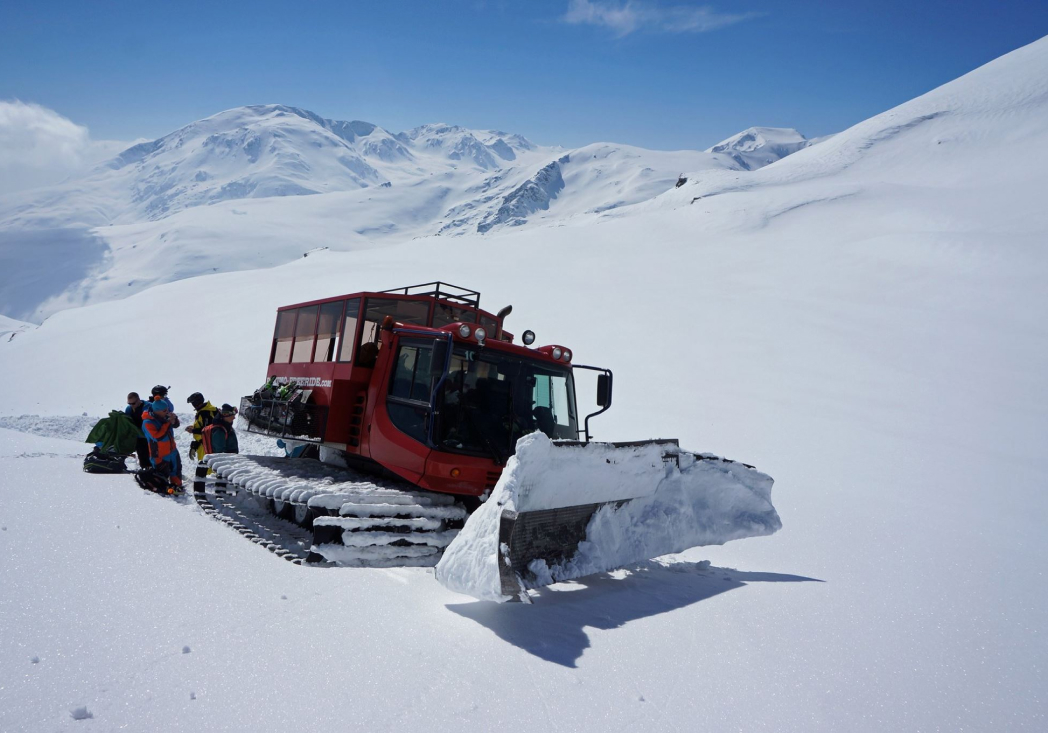 Pistenbully in Macedonië